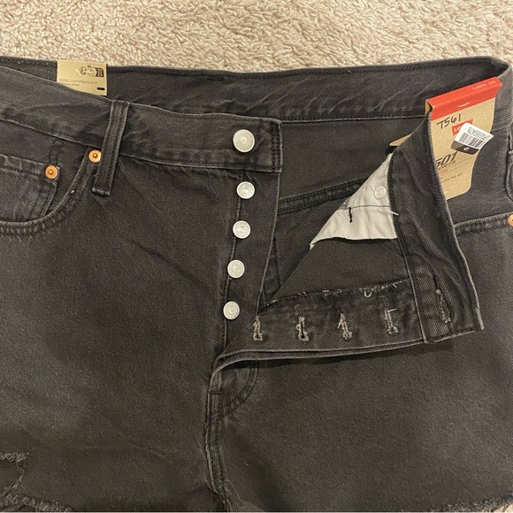 Levi’s 501 Cutoffs- Black- W33 - Picture 5 of 11